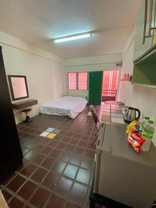 Ratanawong Place 516 Bangkok Exterior photo